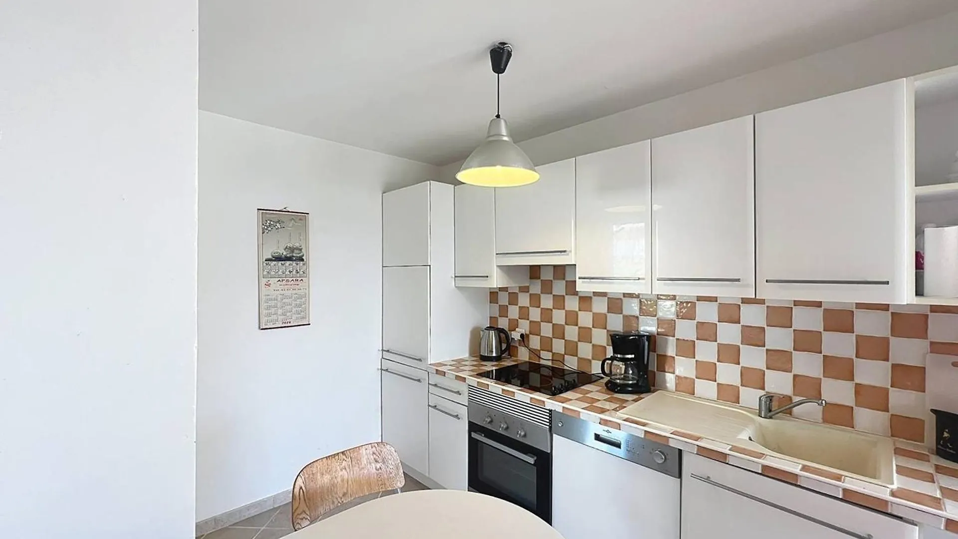 Appartement Lumineux A 100M De La Plage Des Lecques, Parking Inclus - Fr-1-770-42 Saint-Cyr-sur-Mer Apartment