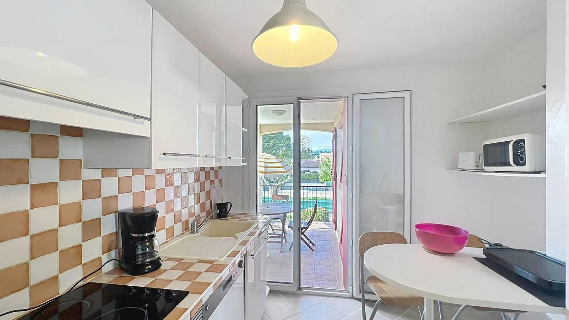 Appartement Lumineux A 100M De La Plage Des Lecques, Parking Inclus - Fr-1-770-42 Saint-Cyr-sur-Mer